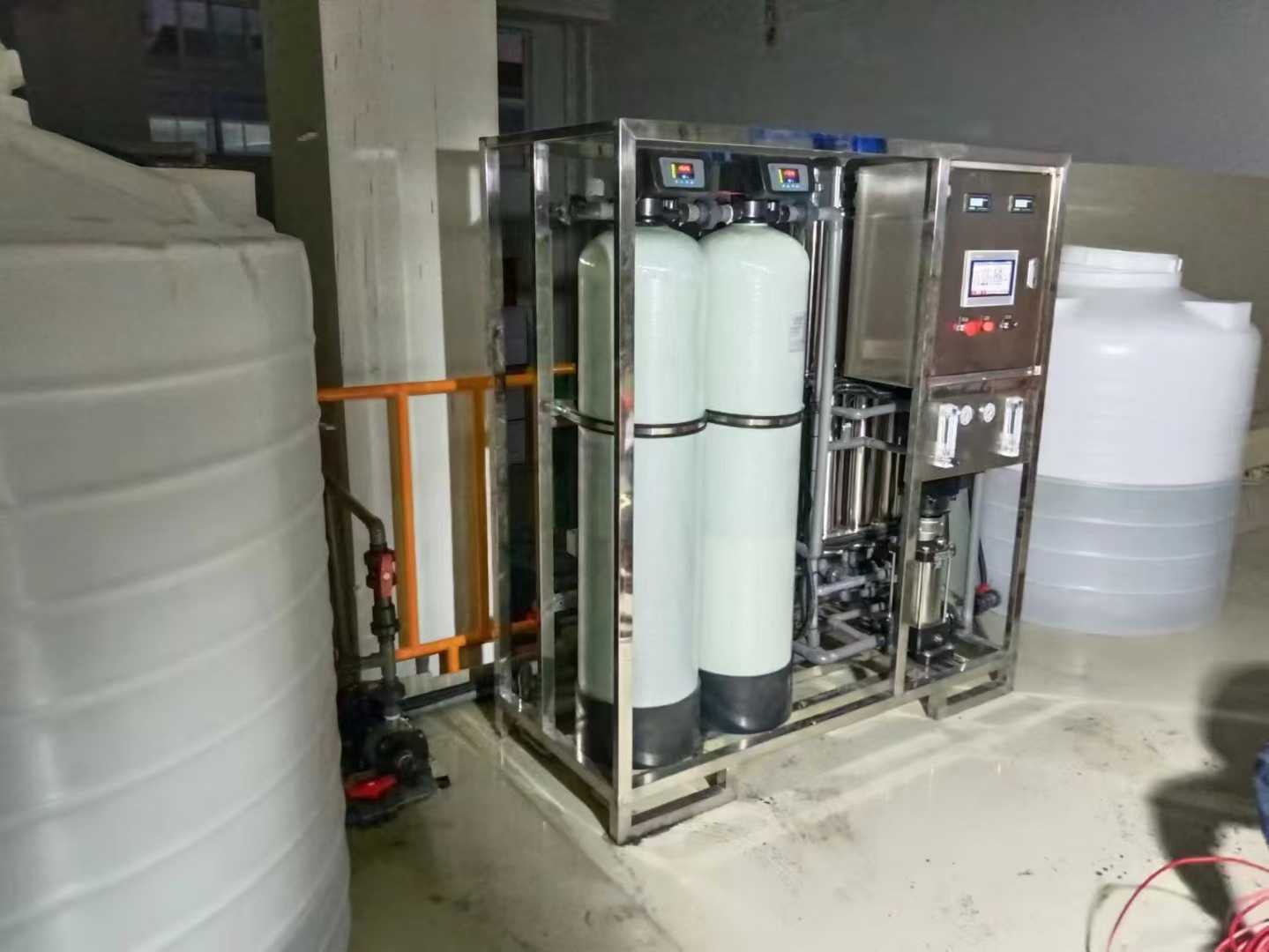 1吨纯水设备安装调试