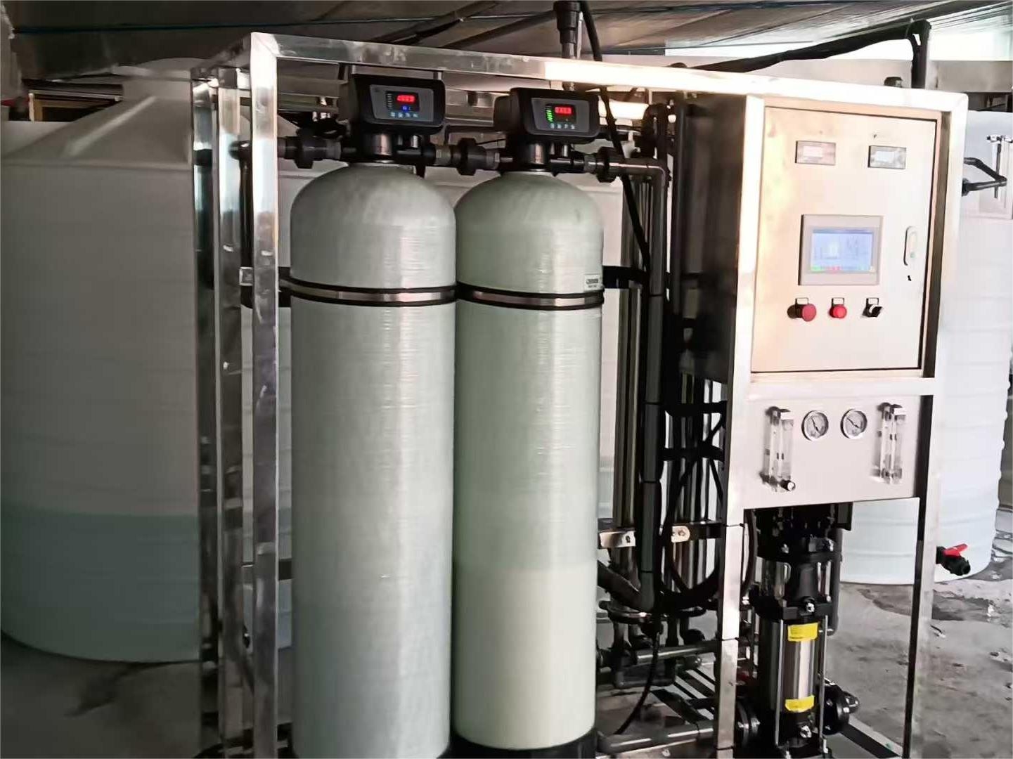 镇江1吨纯水设备安装调试完成